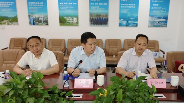 周德林一行拜访西安市商洛商会和盘龙药业集团主要领导 周德林一行拜访西安市商洛商会和盘龙药业集团主要领导